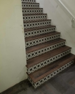 legend-flooring-deco-tile-with-wood-stairs
